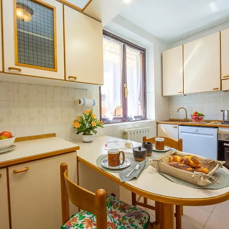 Gaya Center - Happy Apartmán